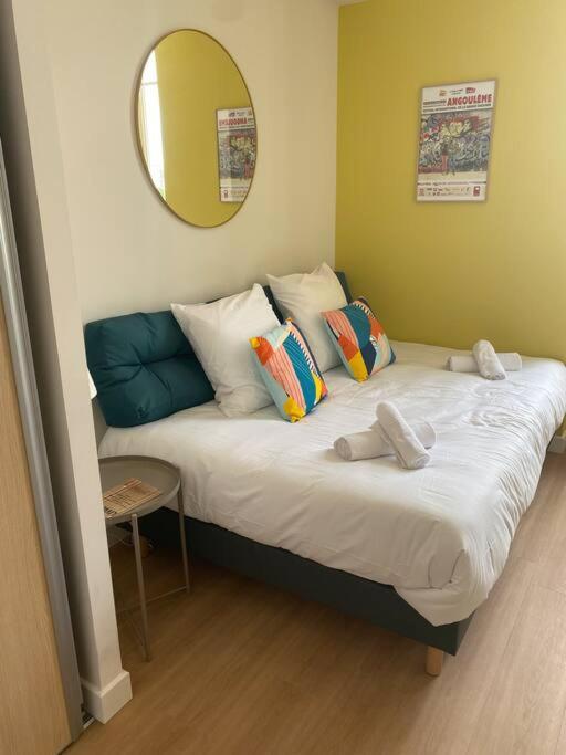 Superbe Studio Centre Ville * Clim * Wifi * Haut De Gamme * Angoulême Zewnętrze zdjęcie